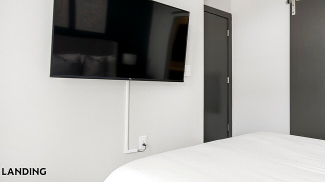 Photo - 3875 Burnham Unidad 7213