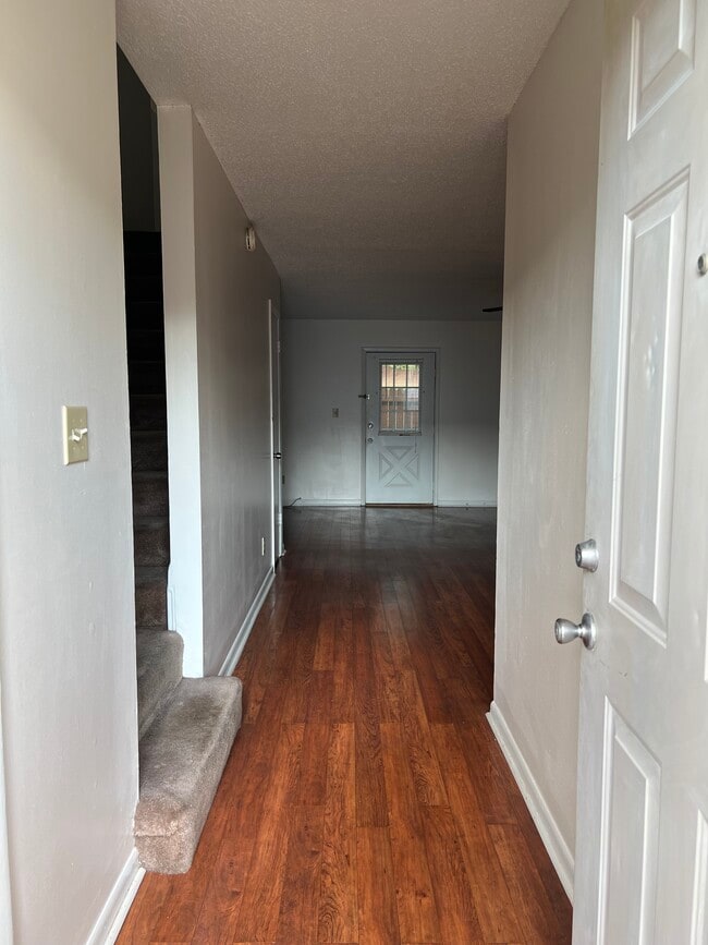Photo - 205 Marinawoods Dr SE