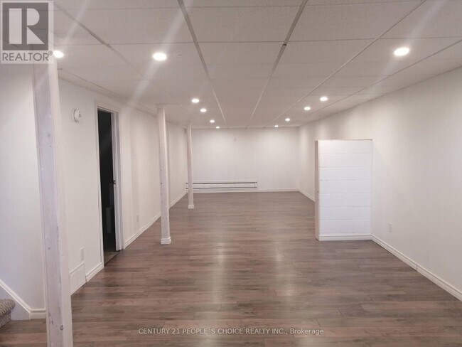 Photo - 6037 7th Line