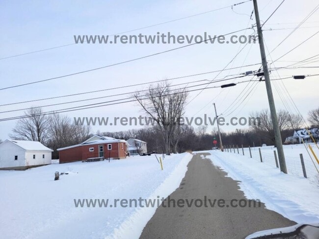 Photo - 1992 W County Rd 100 S