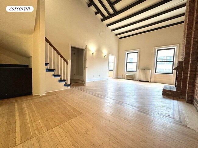 Photo - 331 W 18th St