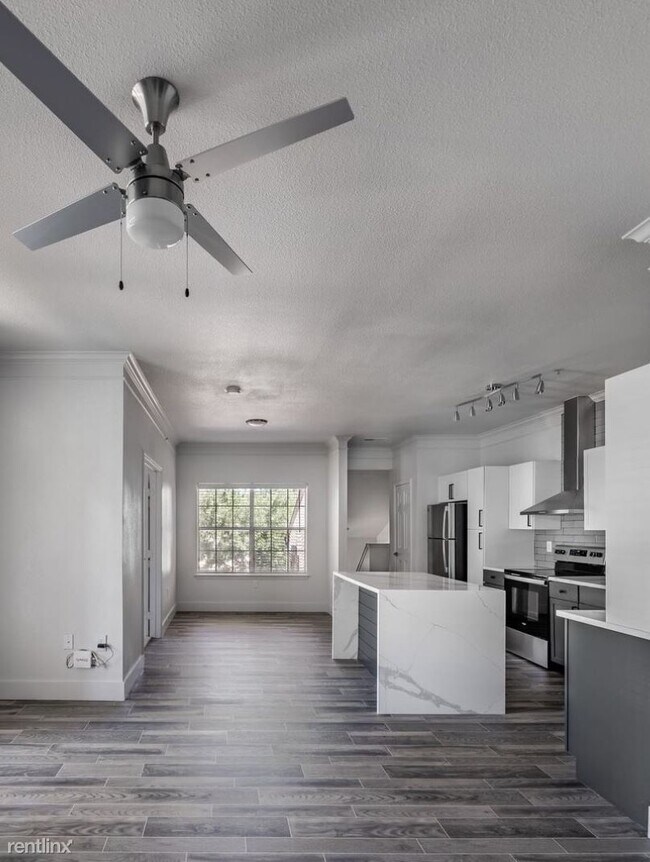 Photo - 3 br, 2 bath Condo - 2502 NE Inner Loop 2...