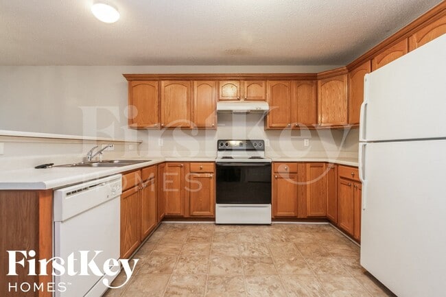 Photo - 1403 Round Lake Rd