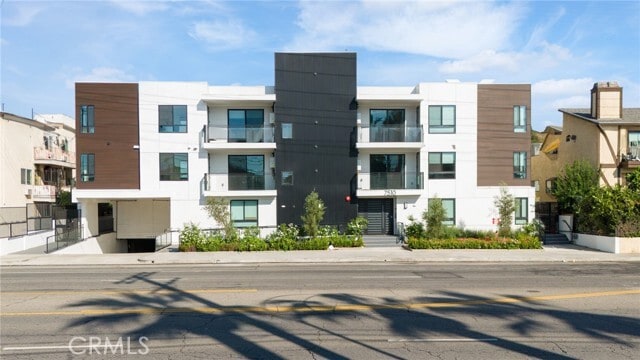 Building Photo - 7510 Sepulveda Blvd Unit 101