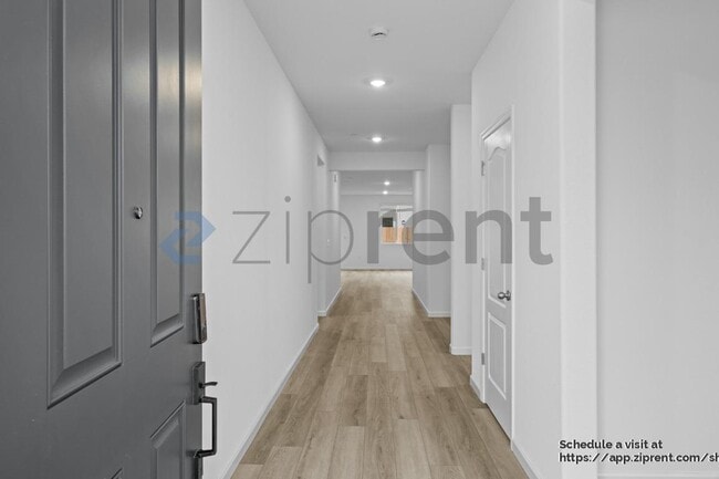 Photo - 2494 Zellerbach St