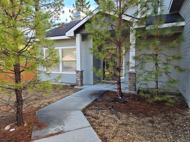 Photo - Mountain Retreat – 3 Bed 2.5 Bath Home on 1 Acre - only 40 min to Boise!