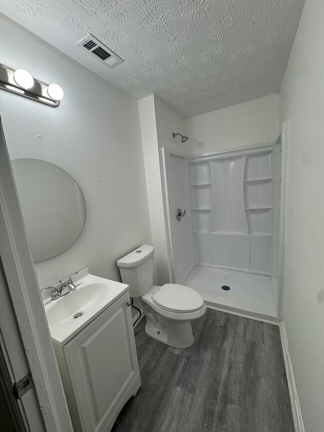 Photo - 2300 Carey Dr SE