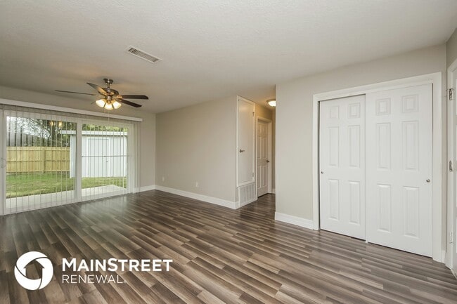 Photo - 704 Gregory Dr