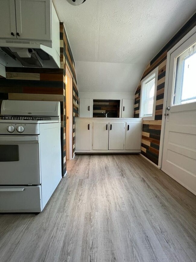 Photo - 542 W 4th St Unit 542 W. 4th St. 2