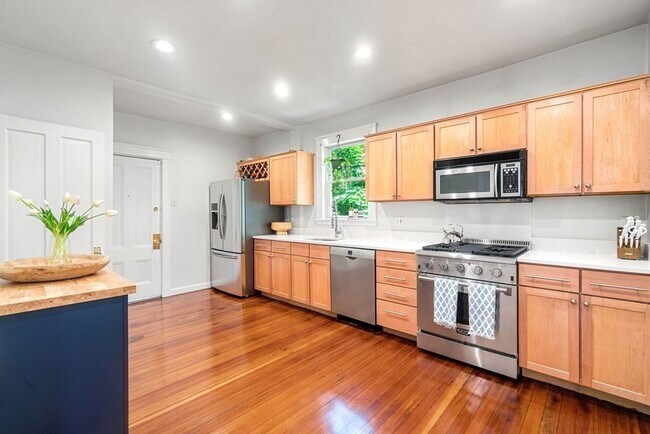 Photo - 13 Clover St Apartment Unit 1