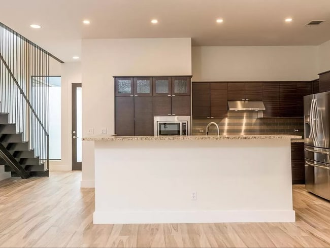Photo - 1907 W 30th St Unidad A