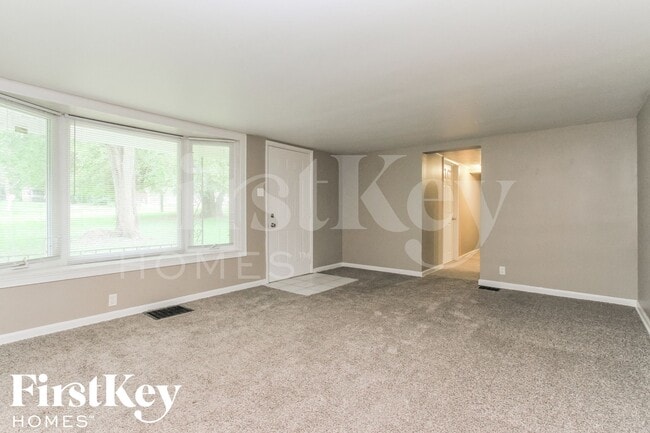 Photo - 5452 W Southport Rd