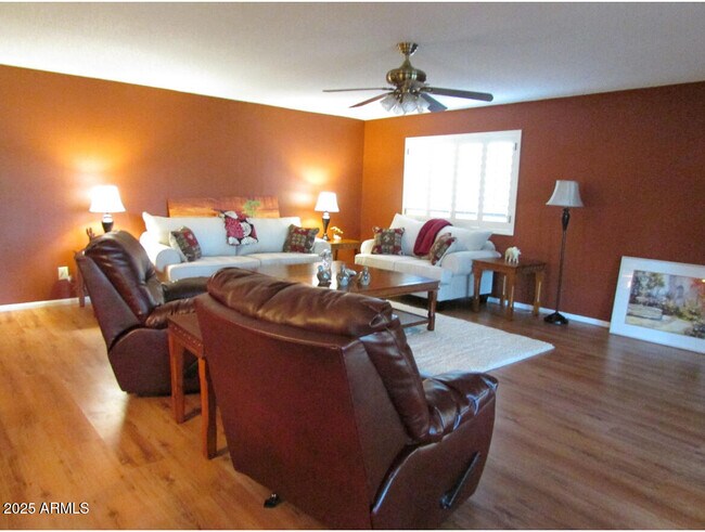 Photo - 9438 E Michigan Ave