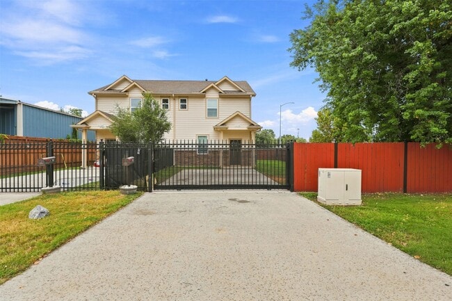 913 Turner Dr