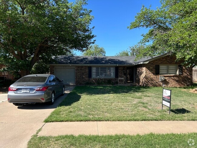 Building Photo - PRE LEASE NOW FOR August 1st! Rental
