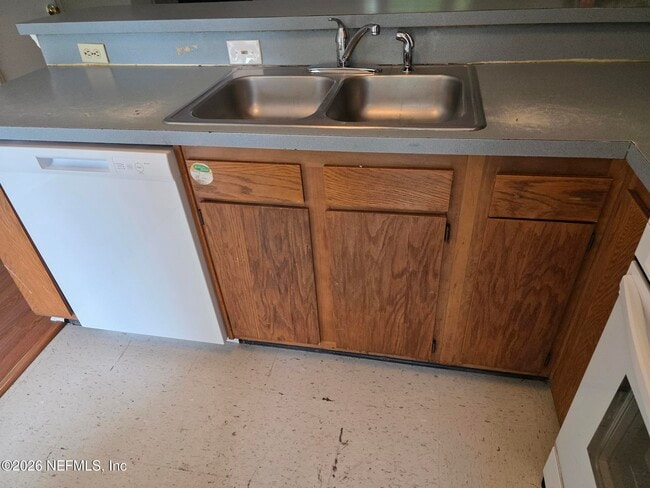 Photo - 4641 Barnes Rd S