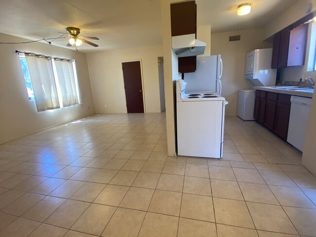 Photo - Very Nice 2 Bedroom Condo!!!