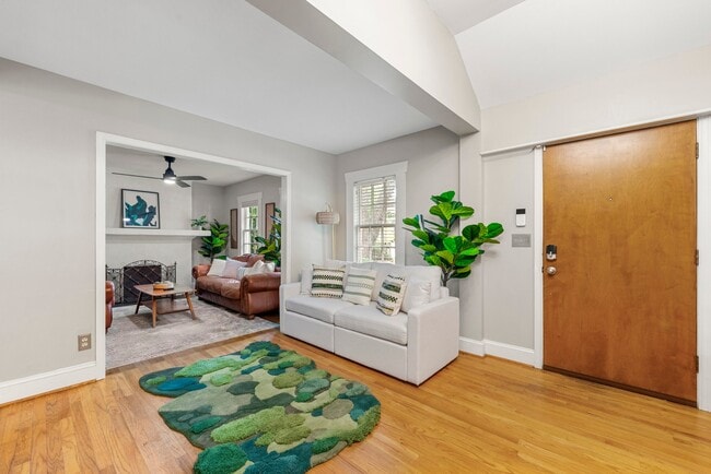 Photo - 315 W Benson St