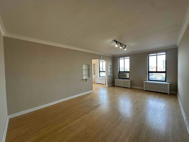 Photo - 1720 E Capitol Dr Apartment Unit 318
