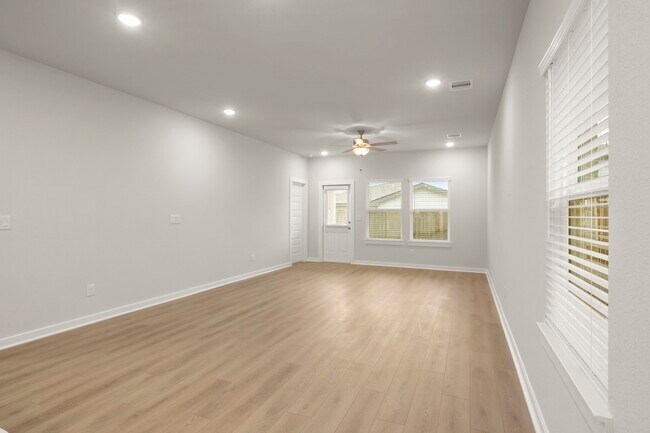 Photo - 8619 Blueberry Ash St