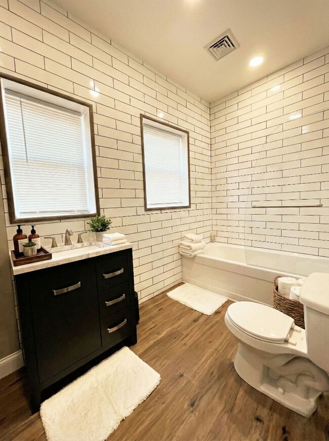 Photo - 706 N Franklin St Unit SI FL3-ID1604261P