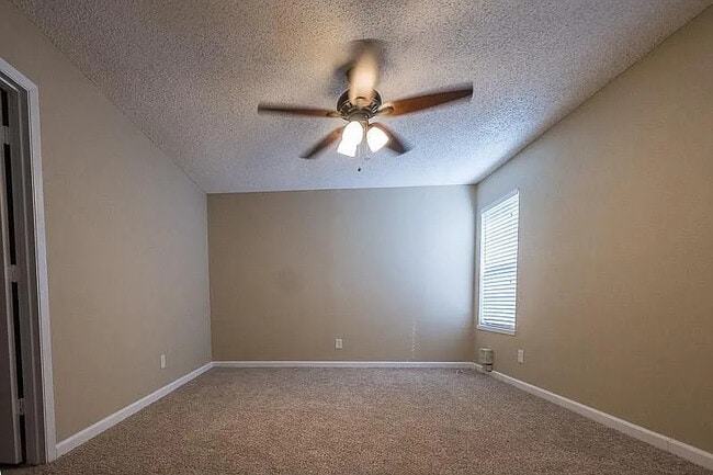 Building Photo - 2925 Holy Cross Ln