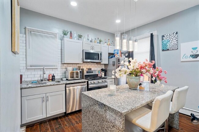 Photo - 249-251 Orms St Unit 1