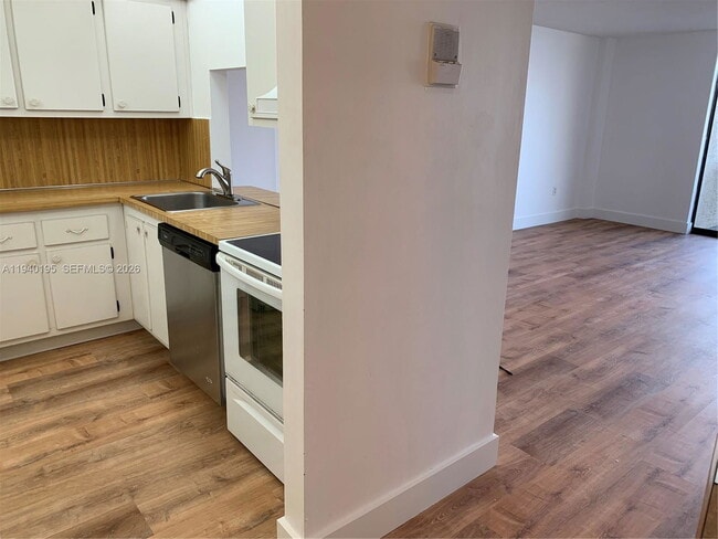 Photo - 16751 NE 9th Ave