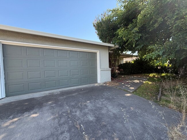 Photo - Fully Furnished 3BR/2BA Sacramento Home | Utilities Included | Flexible 3–12 Month Leases