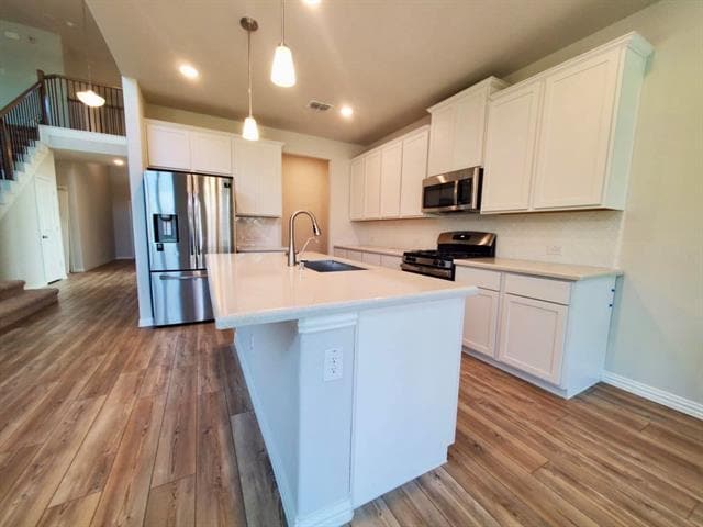 Photo - 900 Robin Rd