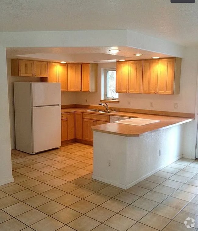 Building Photo - 2035 My Ct Unit A Rental