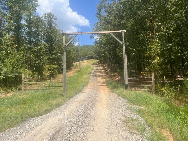 Photo - 176 Round Mountain Rd