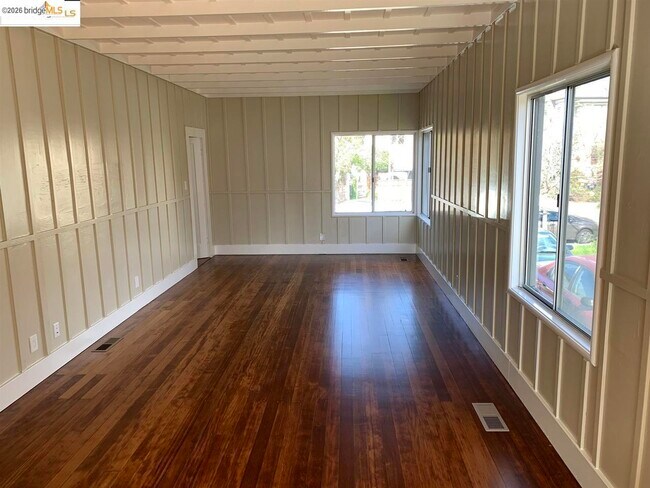 Photo - 1730 Francisco St
