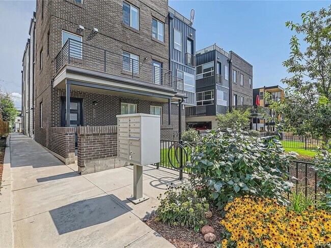 Photo - 1284 Stuart St