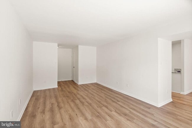 Building Photo - 2042 Royal Fern Ct Unit 1B