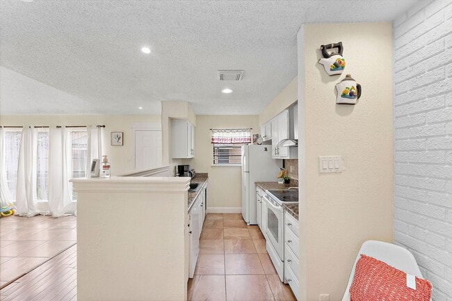 Photo - 2419 Briarwest Blvd Unidad True