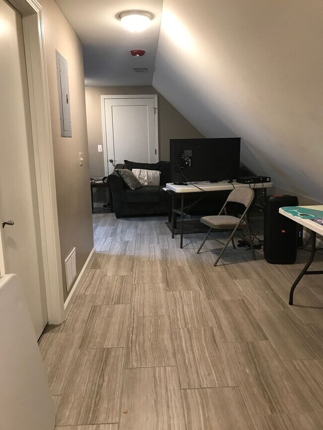 Photo - 1335 Hill St Unit 1335-3