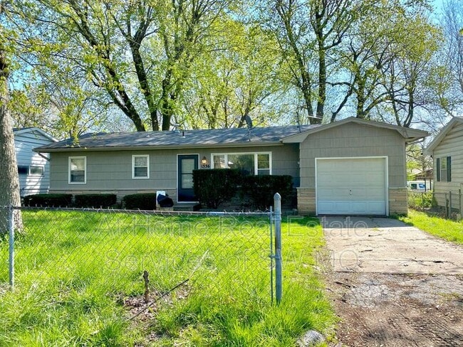 Building Photo - 1336 S Estate Ave