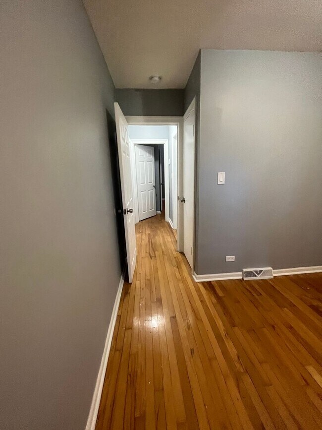 2 Bedroom 1 Bathroom house in Calumet Park... Rental House Rental in