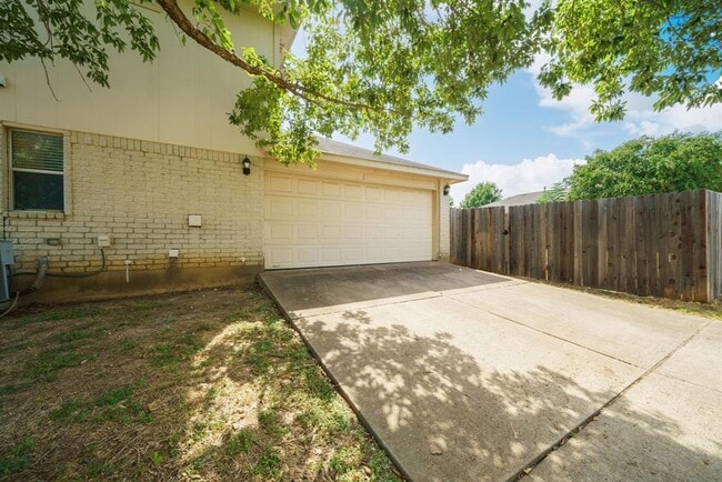 Photo - 2600 Theresa Blanchard Ln