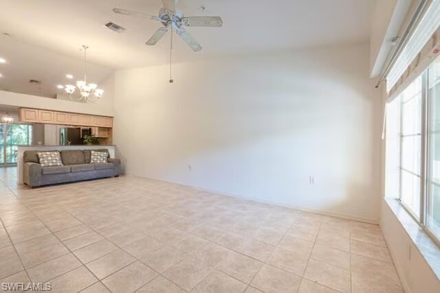 Photo - 25727 Lake Amelia Way Unidad 204