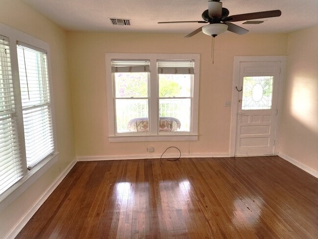 Photo - 1001 N Fern Creek Ave