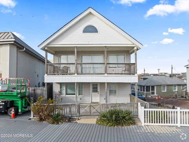 Building Photo - 255 Boardwalk Rental