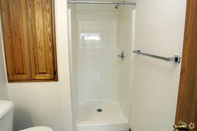 2BR, 2BA - 1000 SF