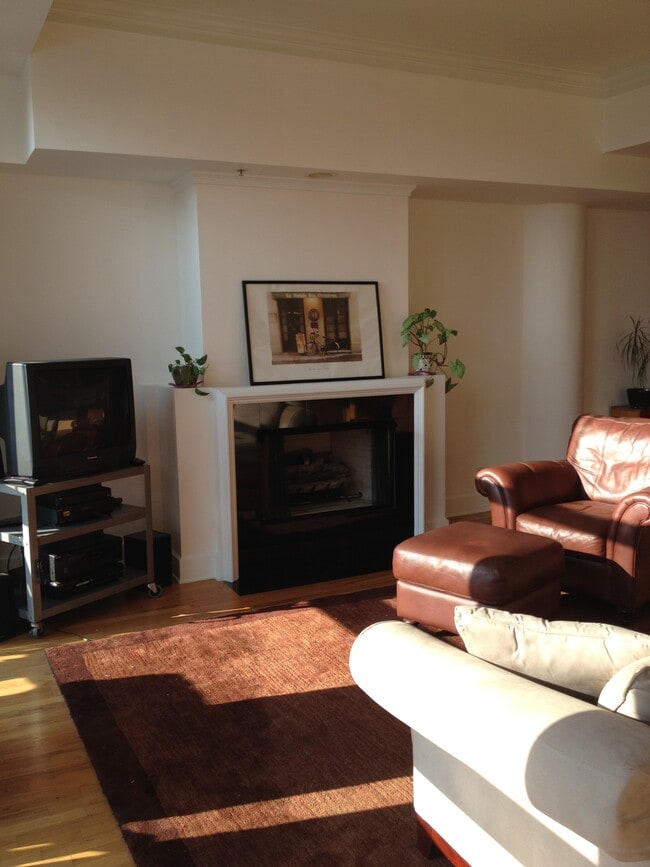 Photo - 165 N Canal St Unit 1301