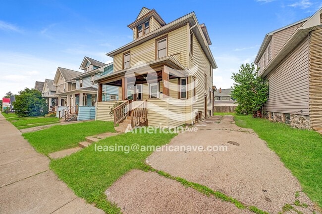 Photo - 800 Ave D