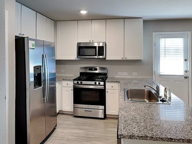 Photo - 7218 Avila Vis