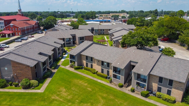 Carriage House Apartments