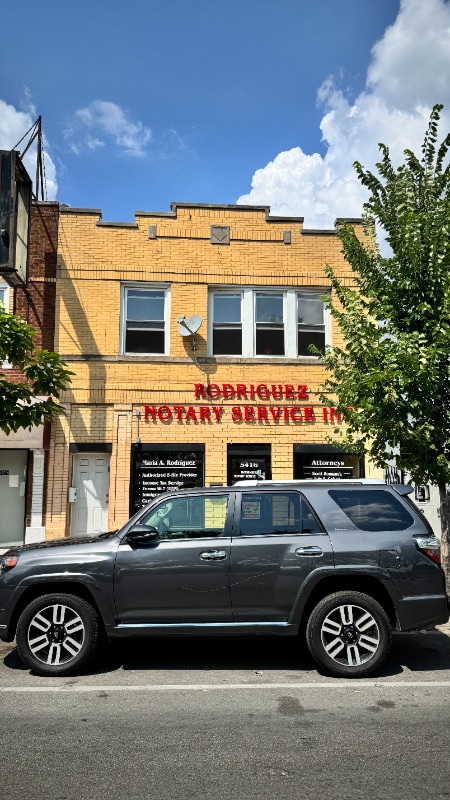Building Photo - 5416 W Fullerton Ave Rental