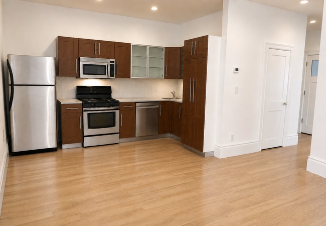 Building Photo - 208 Summer St Unit A